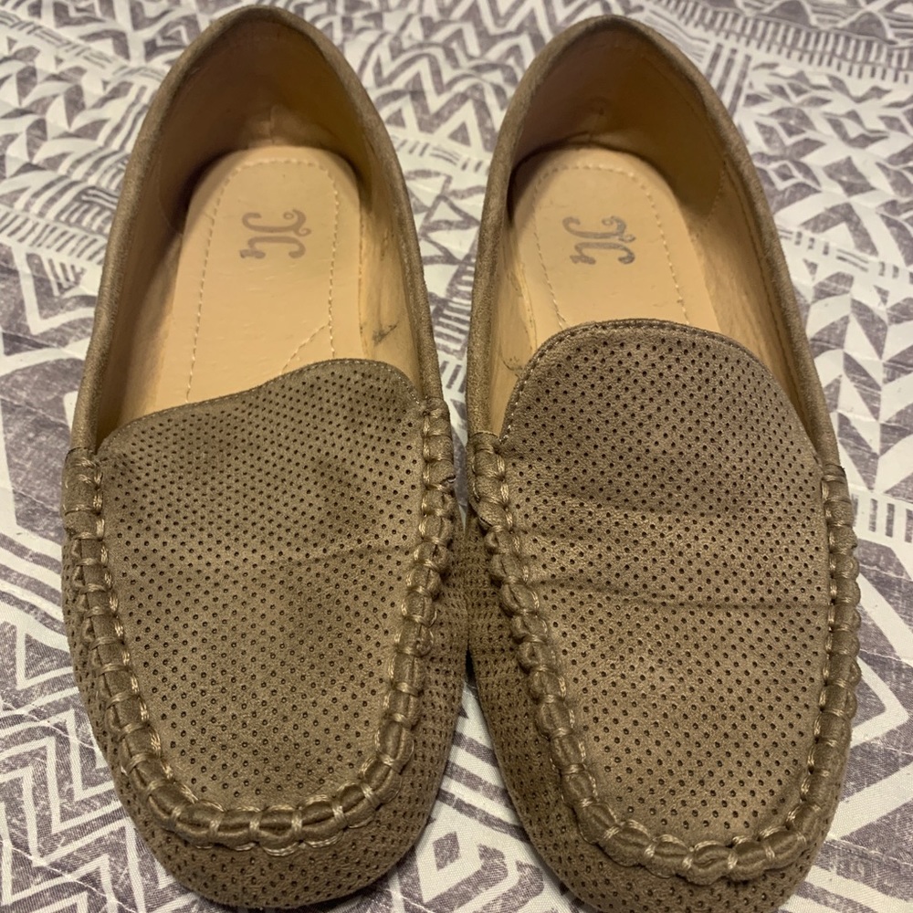 Tan flats